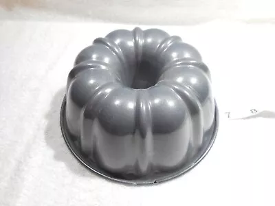 NEW! Quality Wilton Non-Stick Mini 6 INCH Fluted Pan Desserts Bundt Cake • $9.99