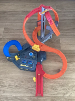 £20 • Buy Hot Wheels Spin Storm Motorised Race Track. Multilane Loops Excellent Condition