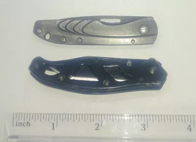 Pair Of Small Used Gerber Pocket Knives • $0.99