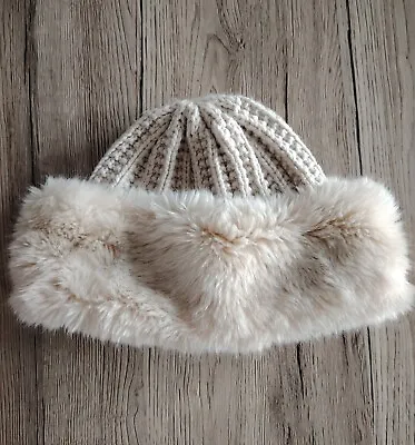 Marks And Spencers Faux Fur/Knitted Hat One Size • £3