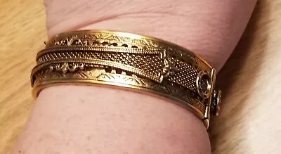 Vintage Gold Tone Victorian Style Hinged Clasp Bangle Bracelet No Mark  • $0.99