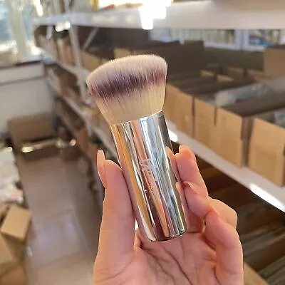 It Cosmetics Complexion Perfection Buki Brush Make-up Kabuki • $13.50