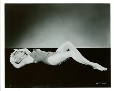 Mamie Van Doren Leggy 8x10 Photo #A3945 • $8.99