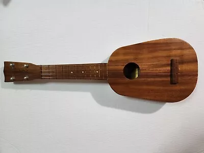 Kamaka Pineapple Ukulele 1960 Gold Label • $495