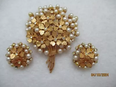 Vintage BSK Brushed Gold Tone Flower Faux Pearl & Rhinestone Brooch Pin Earrings • $29.95