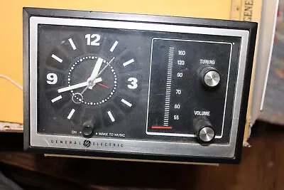 Vintage GE General Electric Clock Radio Alarm Model 7-4725 A Beige • $10