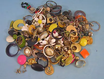 Vintage Estate Jewelry Lot Mixed Earrings Wearable Costume Crafter (L) • $7.99