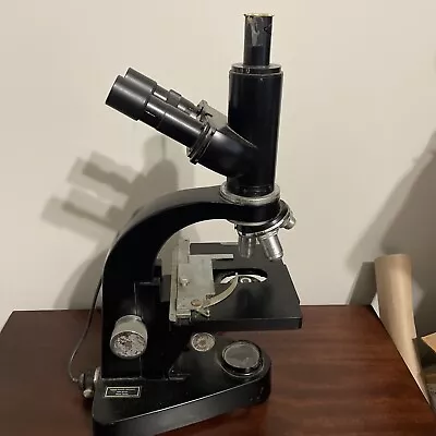 Vintage Ernst Leitz Wetzlar Microscope HD 19722. • $421.50