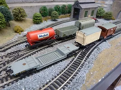 Hornby Dublo Rake Of 6 Wagons For OO Gauge Model Train Set • £2.20