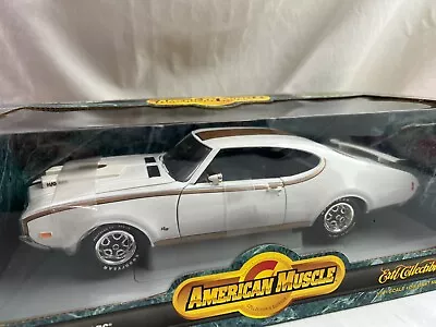 1/18 Diecast American Muscle 1969 Hurst Oldsmobile White Gold • $41