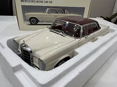 1:18 AUTOart 1968 MERCEDES 280 SE COUPE WHITE/RED ROOF **VERY RARE**US SELLER** • $399