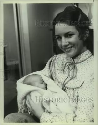 1982 Press Photo Melissa Gilbert Starring In  Days Of Sunshine Days Of Shadow  • $19.99