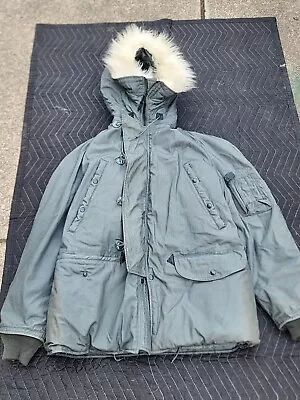 VINTAGE US Army Jacket Mens Medium Green Parka N-3B Extreme Cold Weather 80s • $75