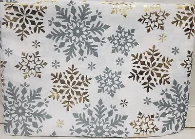 Printed Fabric Tablecloth 60  Round GOLD & SILVER SNOWFLAKES ON WHITE CE • $14.99