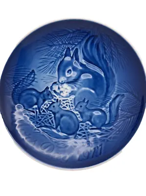 Bing & Grondahl Mother's Day Mors Dag 1977 6  Plate Blue White  Squirrel & Kits • $9.95