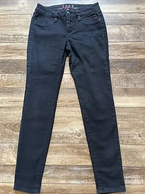 Elle Women’s Jeans Pants Size 6 (28”W X 30”L) Skinny Denim Black • $10.99