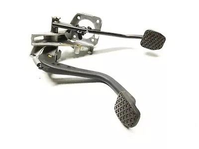 01 02 03 04 05 BMW E46 325xi MANUAL TRAMSMISSION CLUTCH PEDAL W/ BRAKE PEDAL OEM • $160