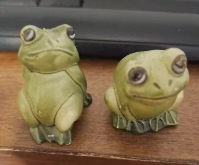Vintage Miniature Big Eyed Frog Figurines  Set (2) Made In Hong Kong • $11.95