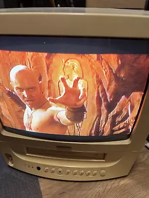 $137.81 • Buy Toshiba Color TV VCR Combo  MV13J1 13  Screen REMOTE Retro Gaming Tested Works