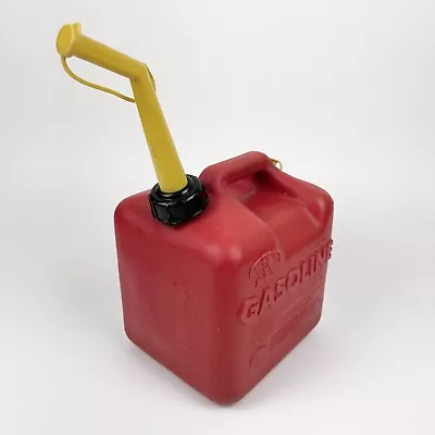 Chilton P20 2 Gallon 12 Oz Red Plastic Gas Can Old Style Rear Vented W/ Spout • $26