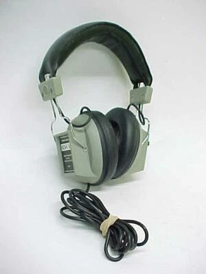 $25.95 • Buy REALISTIC NOVA 16 Stereo Headphones 8 Ohms ~ Vintage Radio Shack ~ Clean &USED