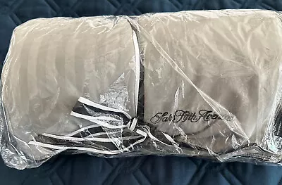 $50 • Buy UNITED Polaris Business First Class SAKS FIFTH AVENUE Gray Duvet Blanket
