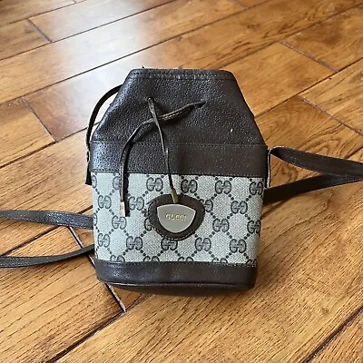Vtg 1980’s Gucci GG Drawstring Bucket Coated Canvas Crossbody/Shoulder Bag Tan • $349