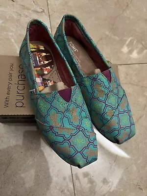 Toms Moroccan Print Classic Shoes For Women Size 7 • $25