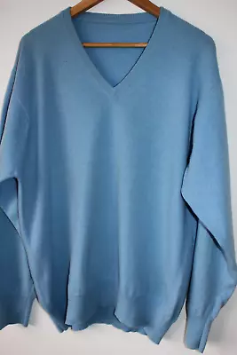 Mens Blue V-Neck Jumper Wool / Angora Size 44 / XL • $21.17