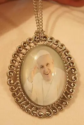 Swirl Rim Silvertone Waving Pope Francis Vatican Bergoglio Pendant Necklace Pin • $14.24