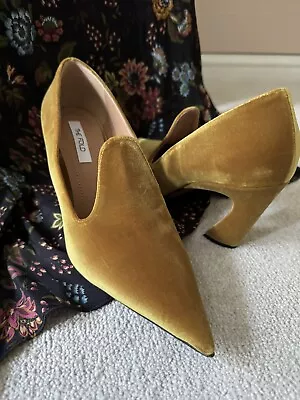 The Fold - Yellow Velvet Shoes - Size 38 / 5 • £20