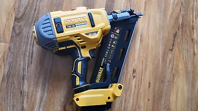 £230 • Buy DeWalt DCN692 TYPE 3 18v XR Li-Ion Brushless Framing Nailer