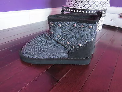 NWT Victoria's Secret Pink Bling Faux Fur Lined Bootie 7-8-M • $35.99