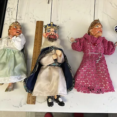 $625 • Buy Mr. Rogers KING FRIDAY, Queen Sara And Princess Marionettes (3)