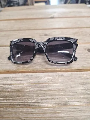 Vintage Floral Jessica Simpson Sunglasses • $12