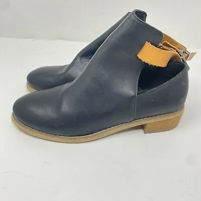 Ecote Leather Ankle Boots Women Size 7 Black Leather Tan Straps Urban Outfitters • $29.99
