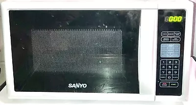 Sanyo EM-S2588W 0.7-Cubic-Foot 800 Watt Microwave Oven White • $35