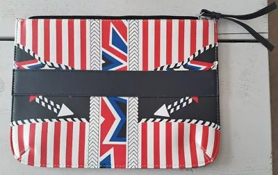 IPad Or Anything Carry Case With Zip [ • £4