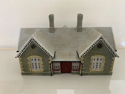 £10 • Buy Hornby Station Office/Booking Hall (resin)