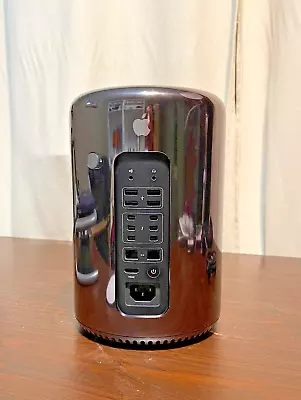 Mac Pro Late 2013 64 GB  512 GB 2.7 GHz 12-Core Intel Xeon  Great Condition • $104.50