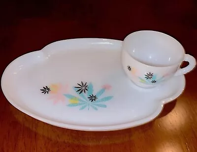 Vintage MCM Federal Glass Leaf Design Snack Plate And Matching Cup Set • $9.99