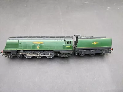 Triang Hornby R869S Winston Churchil BR Green With Smoke Excellent Condition • $107.35