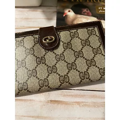 $140 • Buy Gucci Authentic Vintage Wallet/Clutch Leather Snap Closure