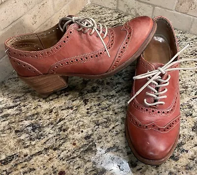 Frye Leather Oxford Maggie Perforated Wingtip Whiskey Brown Womens Sz 8.5 Shoes • $49.99