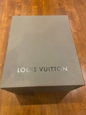 $1500 • Buy Brand New - Authentic Louis Vuitton - Alma PM Handbag M4030J. Made In FRANCE 