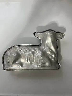 Vintage 2 Piece 3d Aluminum Lamb/Sheep Cake Mold  10 -12  • $8.99