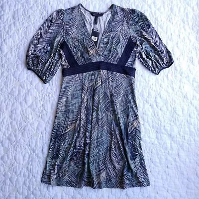 BCBGMaxAzria Green Tropical Leaf Print Dress Size S Short Sleeve V-neck • $29