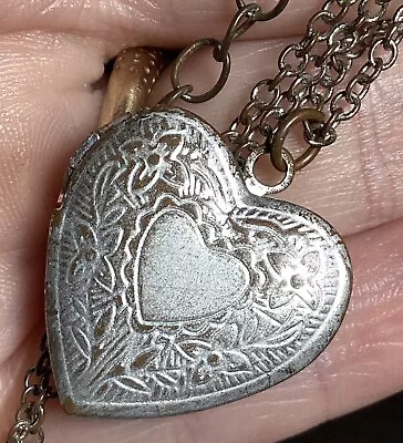 Antique VTG Silver T Ornate Metal Heart Locket-18” • $0.99