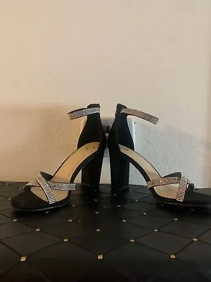  Women's Shoes Size 7  Block Heels Silver Faux Diamond Studs • £7.57