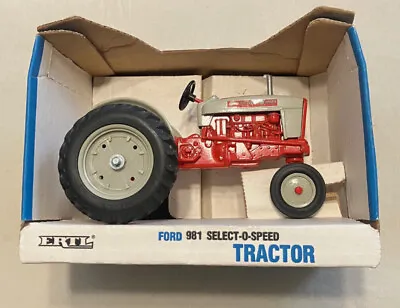 ERTL 1/16 Scale Ford 981 Select-O-Speed Tractor • $48